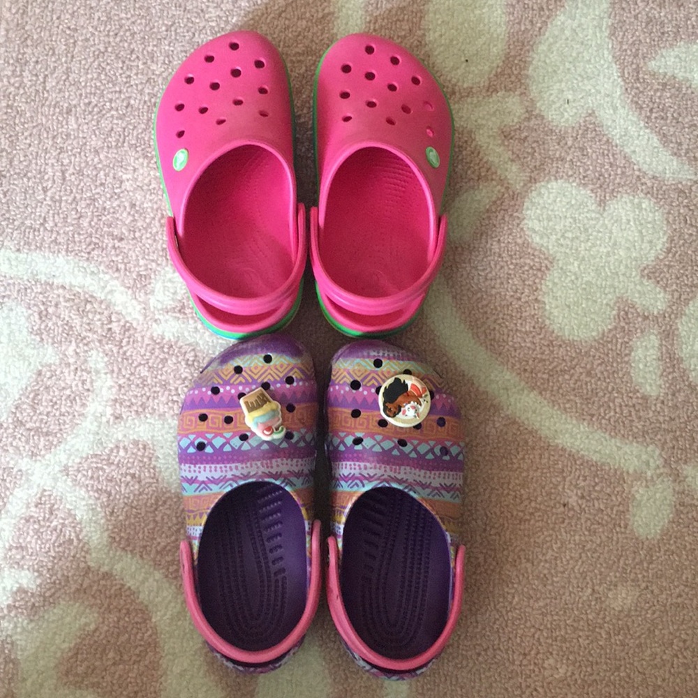 Girls Crocs size J2